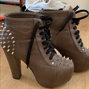 Jeffery C type boots